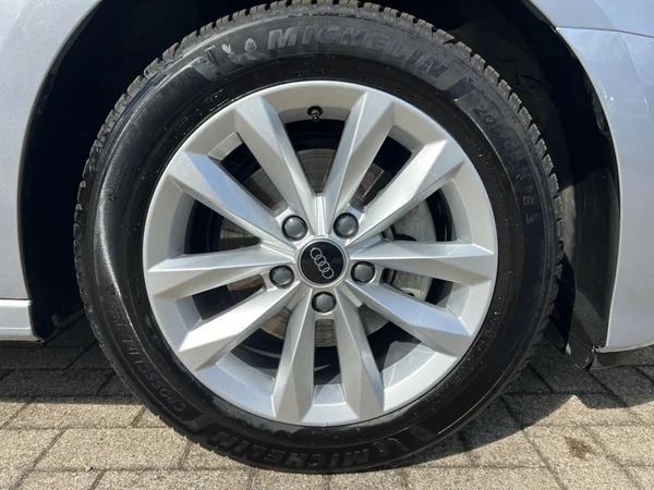 AUDI A3 Sportback (2024) — foto 17 van 24