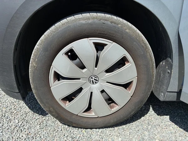 VOLKSWAGEN ID.Buzz (2023) — foto 16 van 24