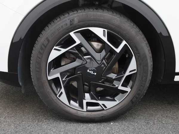 Kia Sportage (2023) — foto 7 van 48