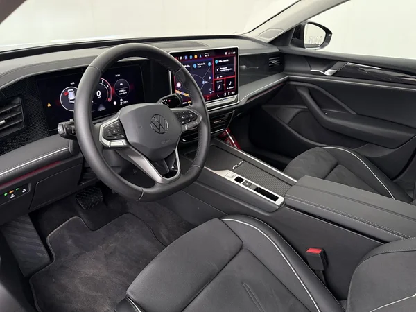 VOLKSWAGEN Passat SW (2025) — foto 16 van 19