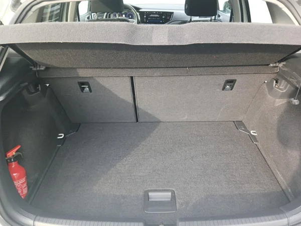 VOLKSWAGEN Polo (2022) — foto 2 van 19