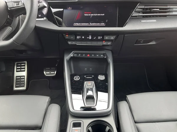 AUDI A3 Allstreet (2024) — foto 2 van 15