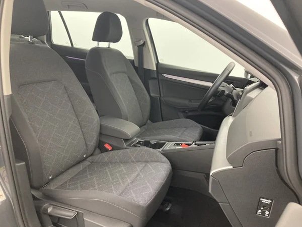 VOLKSWAGEN Golf Variant VIII (2021) — foto 6 van 36