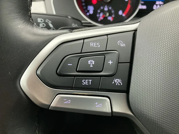 VOLKSWAGEN Passat Variant Dsl (2021) — foto 11 van 36