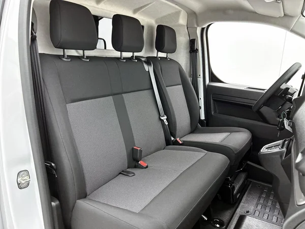 Opel Vivaro (2024) — foto 15 van 17