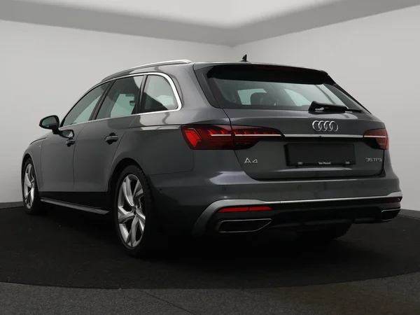 AUDI A4 Avant (2022) — foto 13 van 25