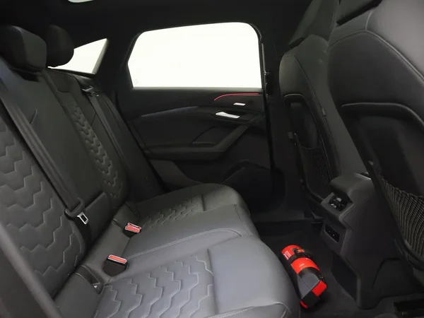 Audi A6 Sportback e-tron (2025) — foto 3 van 37