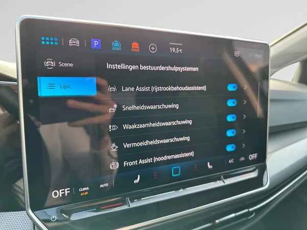 VOLKSWAGEN Golf VIII (2024) — foto 5 van 16