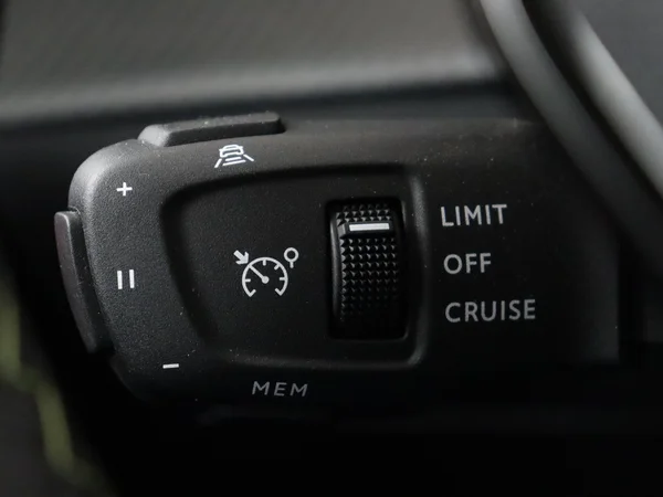 PEUGEOT 208 (2024) — foto 9 van 28