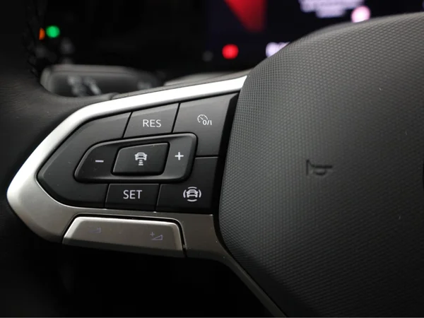VOLKSWAGEN Golf VIII SW (2024) — foto 7 van 19