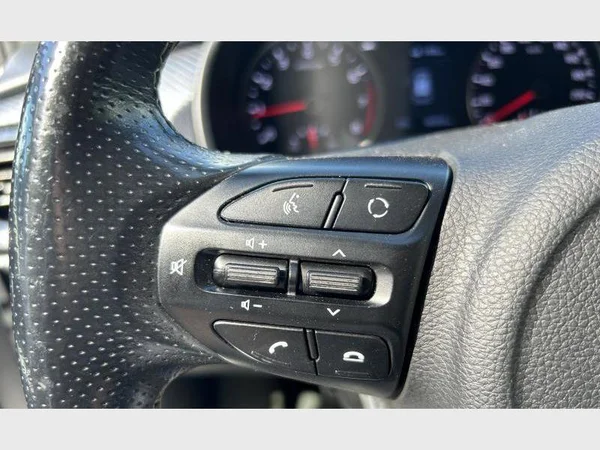 Kia RIO (2020) — foto 18 van 29
