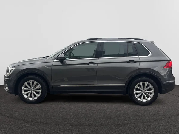 VOLKSWAGEN Tiguan (2016) — foto 17 van 18