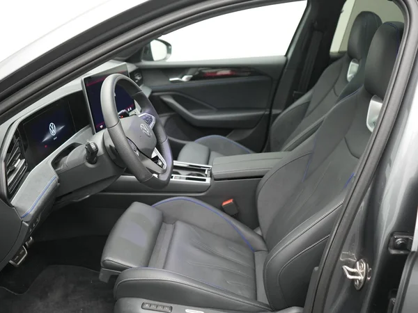 VOLKSWAGEN Passat SW (2026) — foto 17 van 24