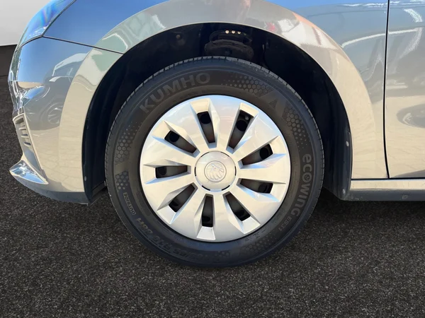 SKODA Fabia (2023) — foto 8 van 22