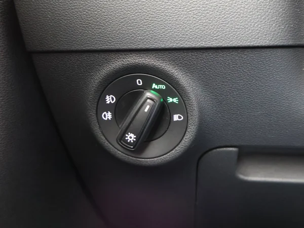SKODA Karoq (2023) — foto 15 van 24