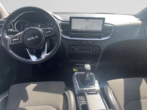 KIA XCeed (2024) — foto 3 van 21