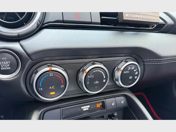 Mazda MX-5 (2024) — foto 19 van 27