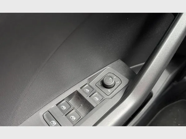 Volkswagen T-Cross (2024) — foto 4 van 27