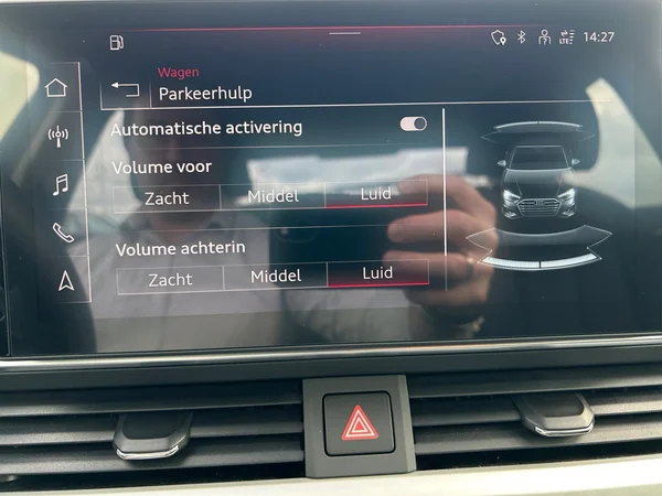 AUDI A4 (2023) — foto 8 van 24