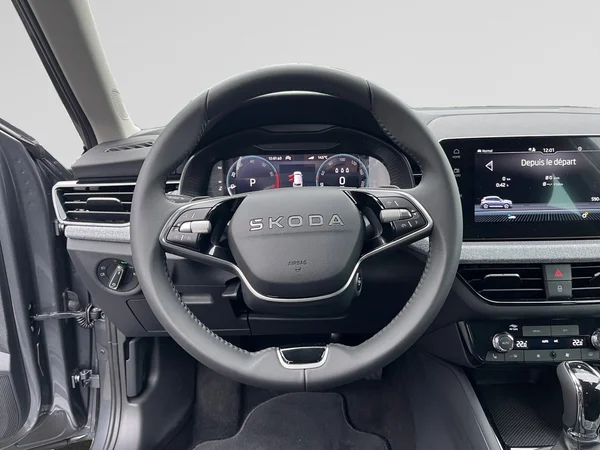 SKODA Kamiq (2025) — foto 4 van 23