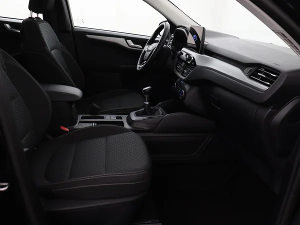FORD Kuga (2024) — foto 3 van 27