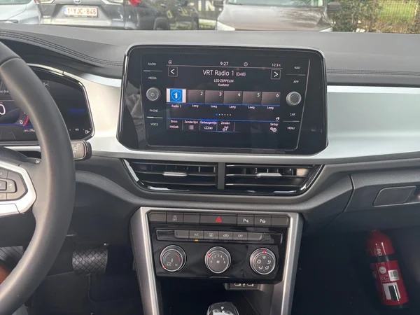 VOLKSWAGEN T-Roc (2025) — foto 16 van 24