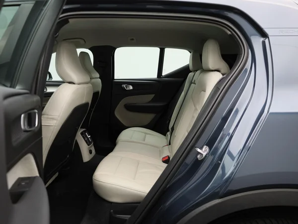 Volvo XC40 (2022) — foto 2 van 44