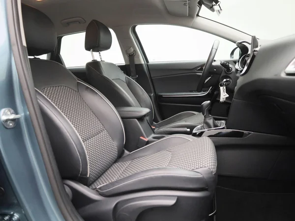Kia cee'd (2024) — foto 24 van 37