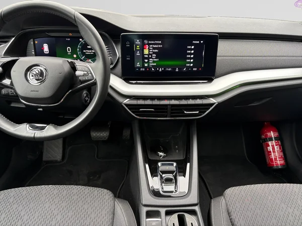 SKODA Octavia Combi (2024) — foto 10 van 24