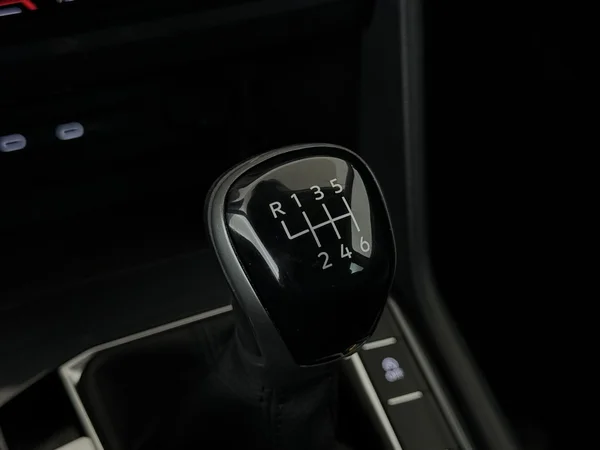 VOLKSWAGEN Tiguan (2022) — foto 4 van 28
