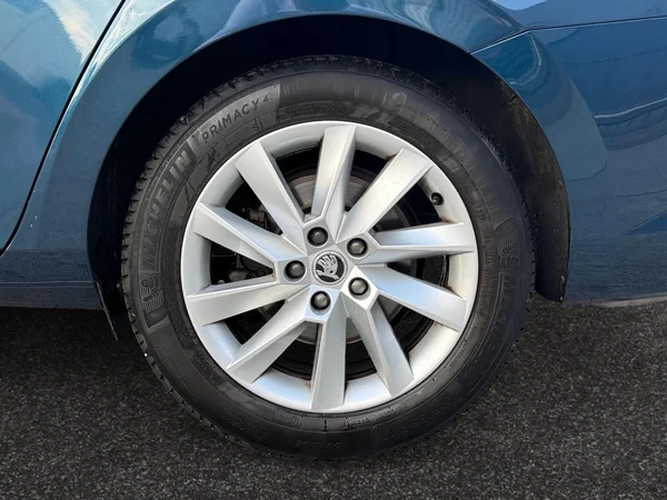 SKODA Superb Combi (2022) — foto 6 van 23