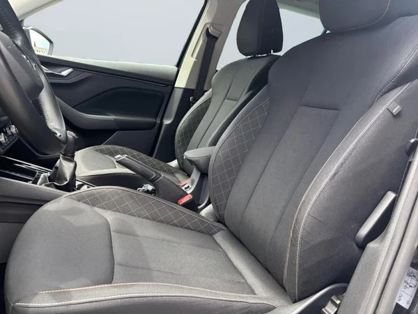 SKODA Kamiq (2022) — foto 2 van 29