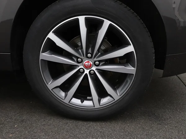 JAGUAR F-Pace (2022) — foto 2 van 19