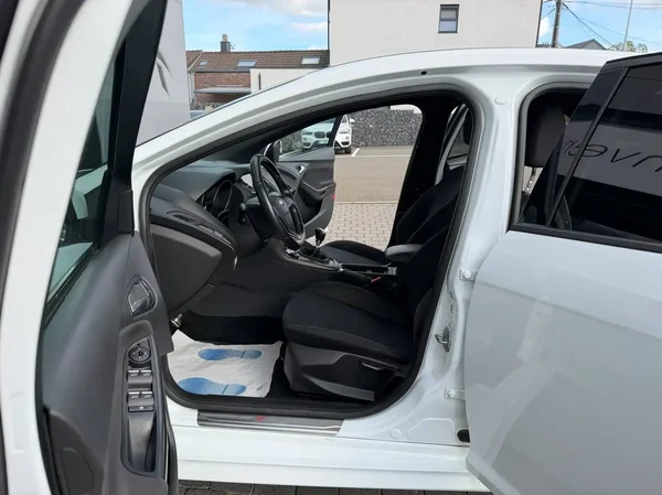 Ford Focus (2017) — foto 18 van 20