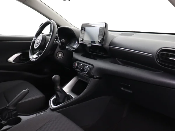 TOYOTA Yaris (2023) — foto 3 van 25