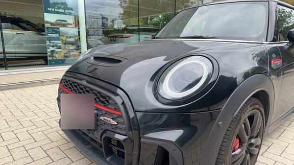 MINI Cooper (2024) — foto 9 van 13