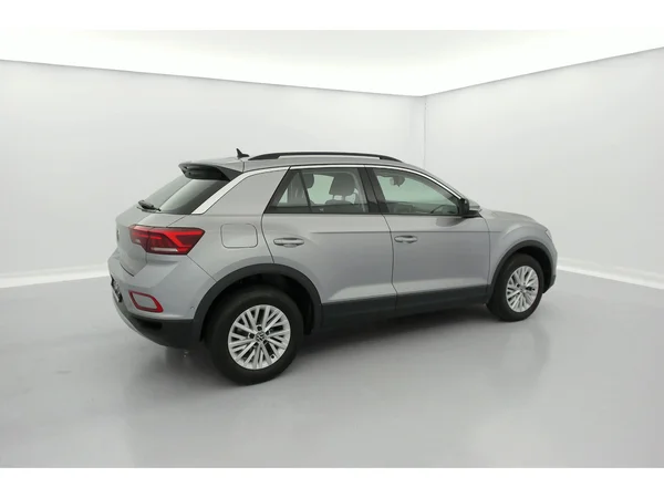 VOLKSWAGEN T-Roc (2022) — foto 2 van 35