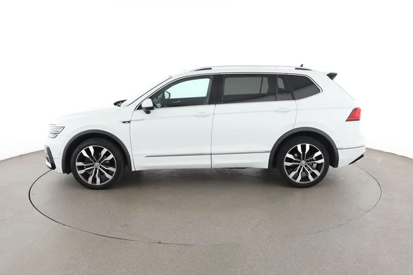 Volkswagen Tiguan Allspace (2020) — foto 9 van 16