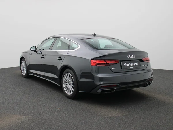 Audi A5 (2021) — foto 12 van 43