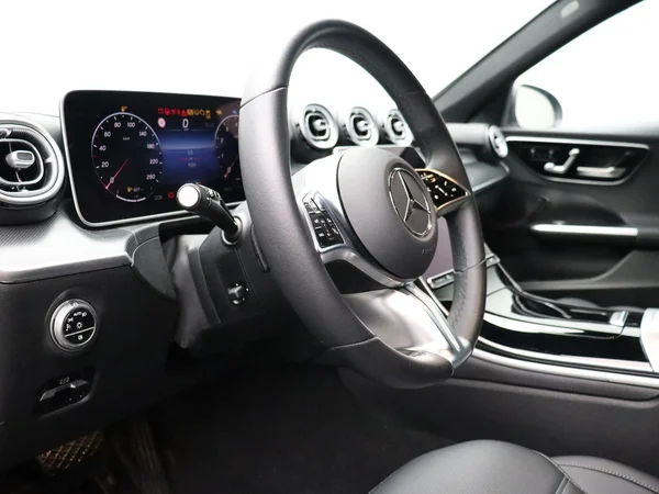 Mercedes-Benz C-Klasse (2024) — foto 4 van 31