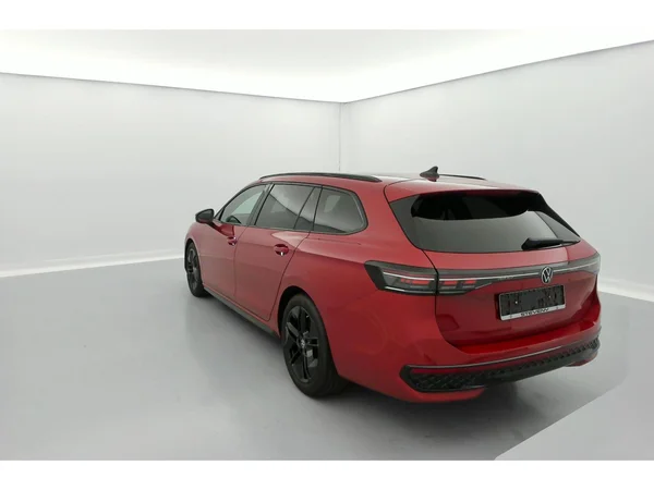 VOLKSWAGEN Passat SW (2024) — foto 7 van 36