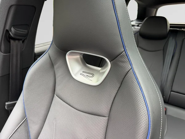 VOLKSWAGEN Passat Variant eHybrid (PHEV) (2026) — foto 10 van 24