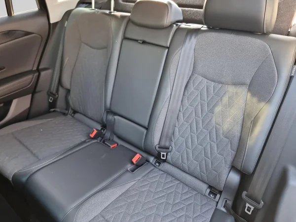 VOLKSWAGEN Tiguan (2024) — foto 10 van 23