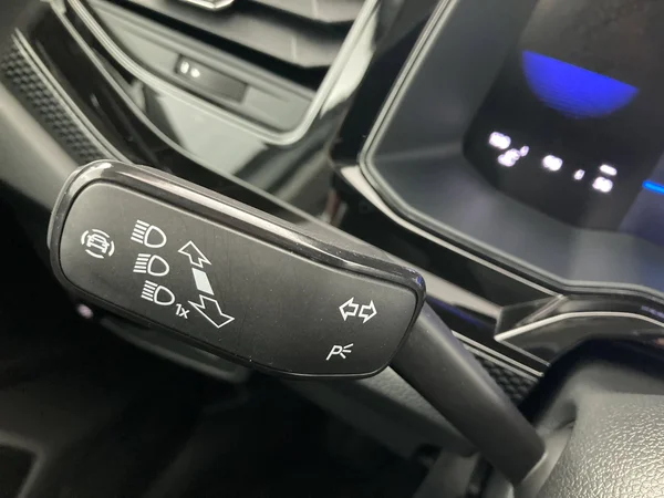 VOLKSWAGEN Taigo (2023) — foto 24 van 36
