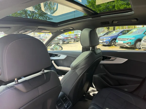 AUDI A4 Avant (2024) — foto 9 van 20