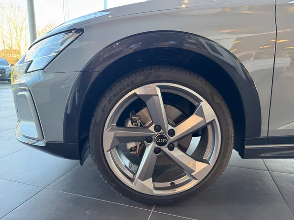 AUDI A3 Alltstreet (2025) — foto 14 van 21