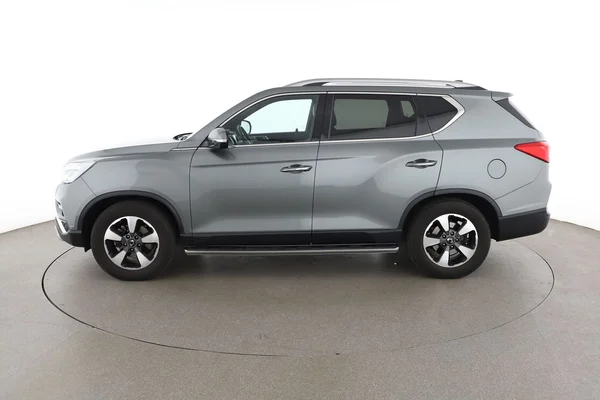 Ssangyong Rexton (2018) — foto 9 van 16