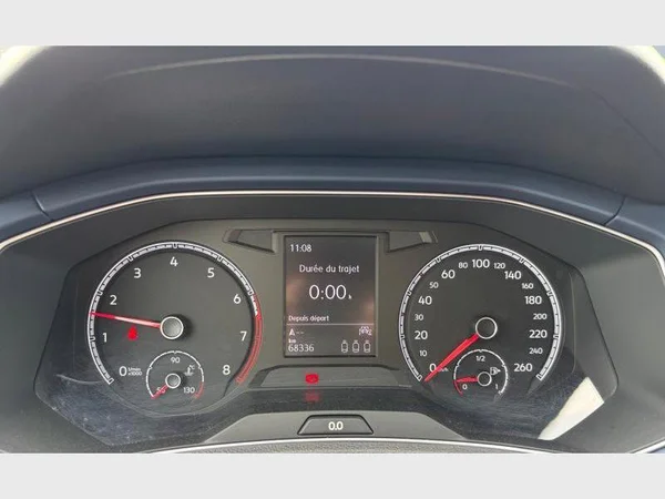 Volkswagen T-Roc (2021) — foto 6 van 23