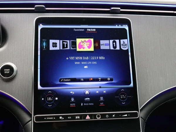 Mercedes-Benz EQE (2023) — foto 6 van 27
