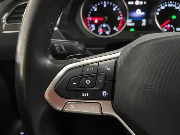 VOLKSWAGEN Tiguan Dsl (2021) — foto 7 van 32
